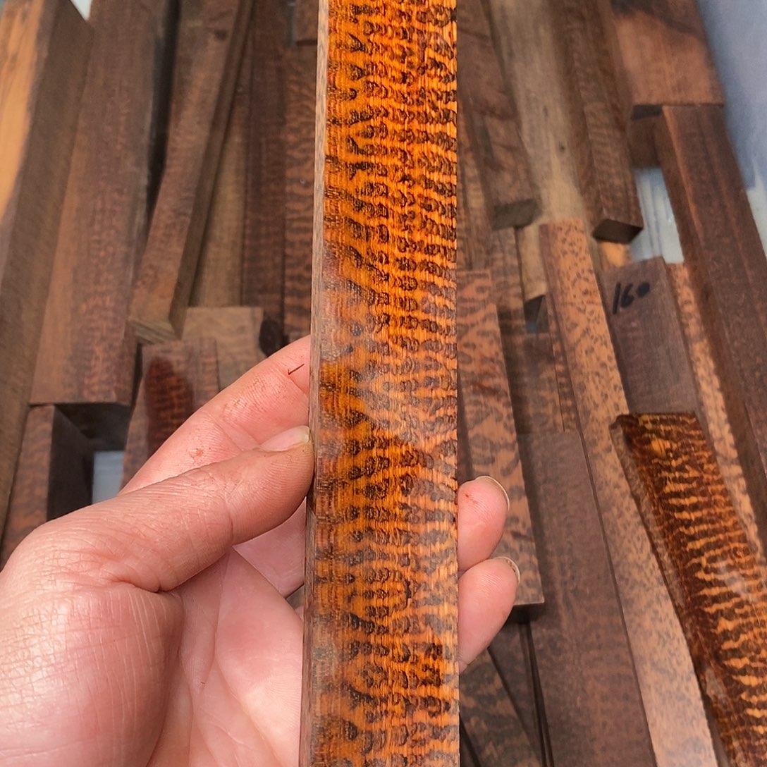 初***工香榧木蛇纹木发簪料