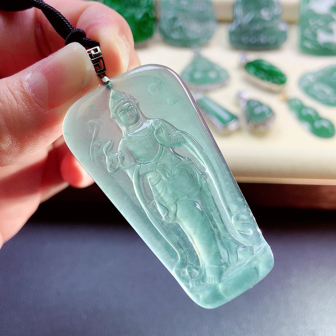 【闪购商品】翡翠颈饰未镶嵌天然