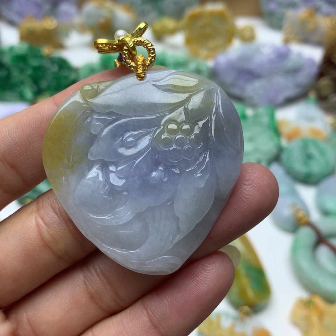 翡翠颈饰未镶嵌翡翠