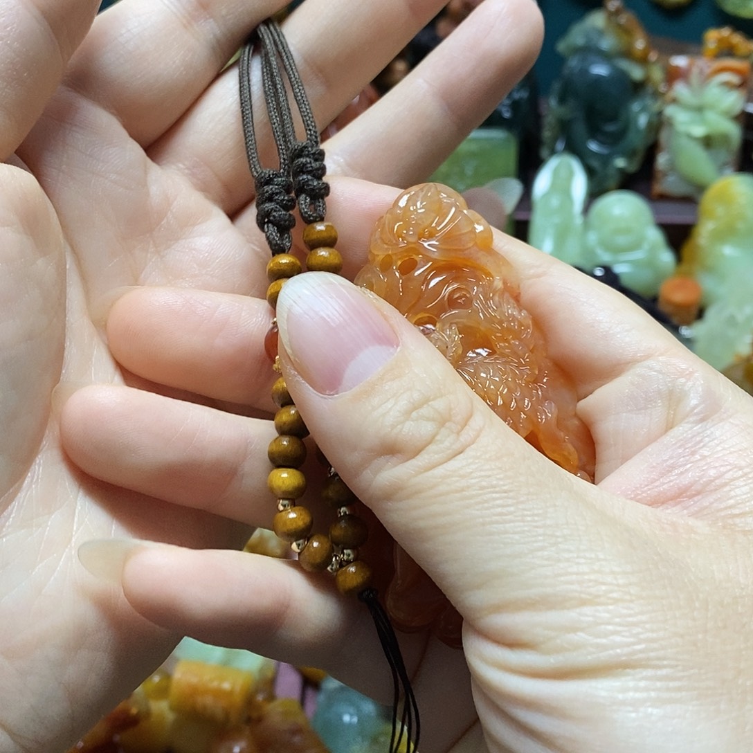 用***4岫玉未镶嵌吊坠(赠链)