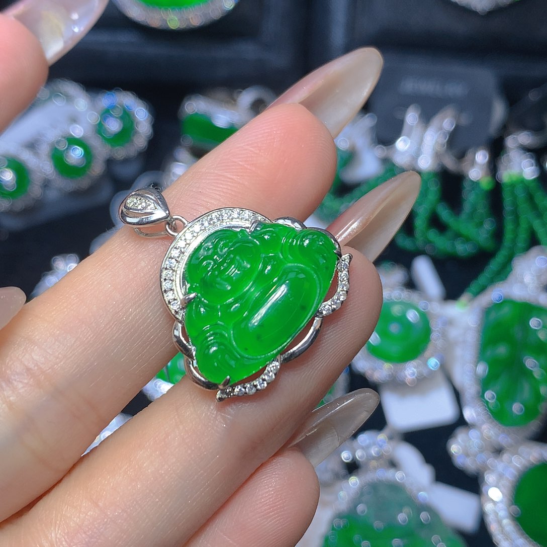 翡翠颈饰银S925镶嵌翡翠