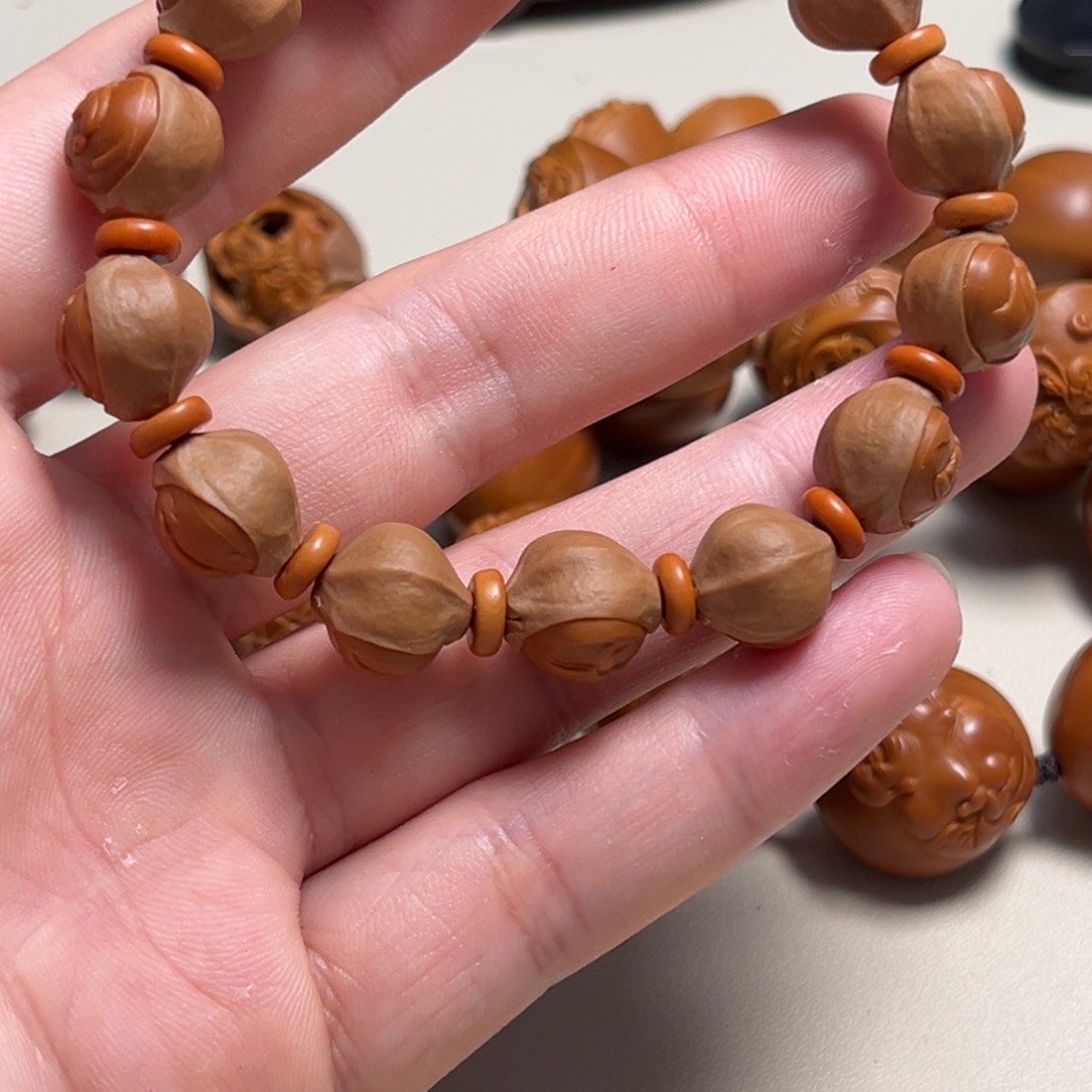 橄榄核吊坠一**顺无相佛