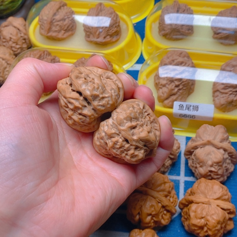 【闪购商品】手串/手链核桃格****.边40全品