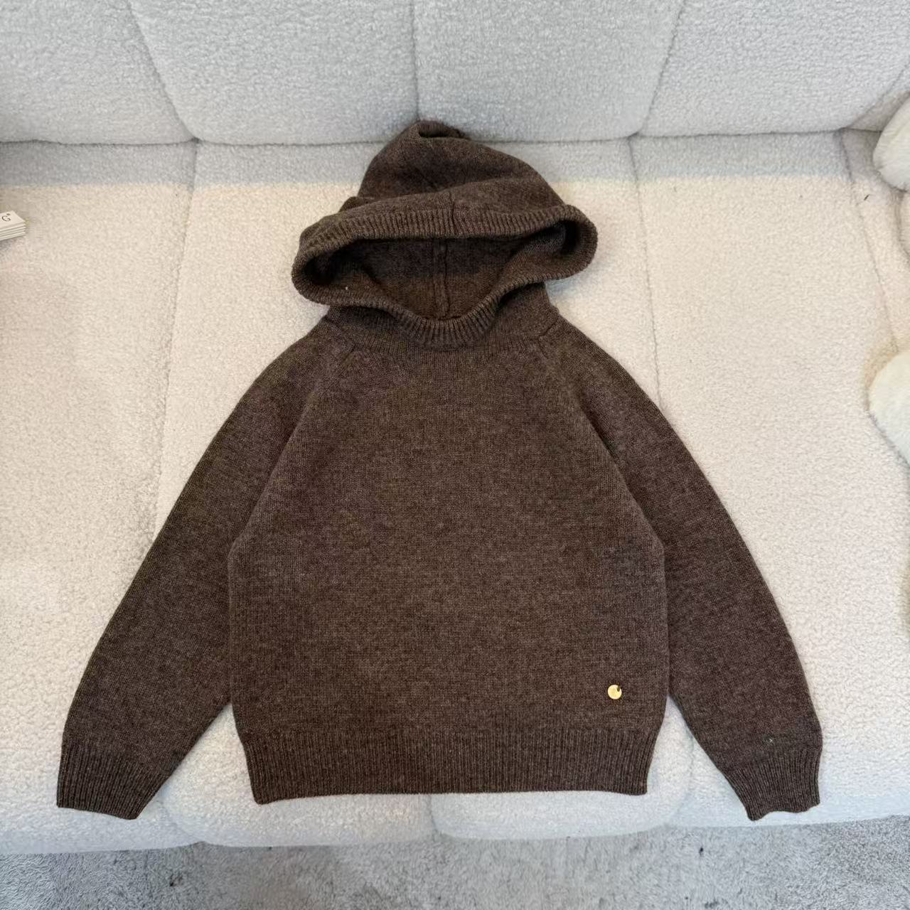 幂姐童装 儿童毛衣2025冬季新款时尚连帽小纽扣加绒毛衣上衣