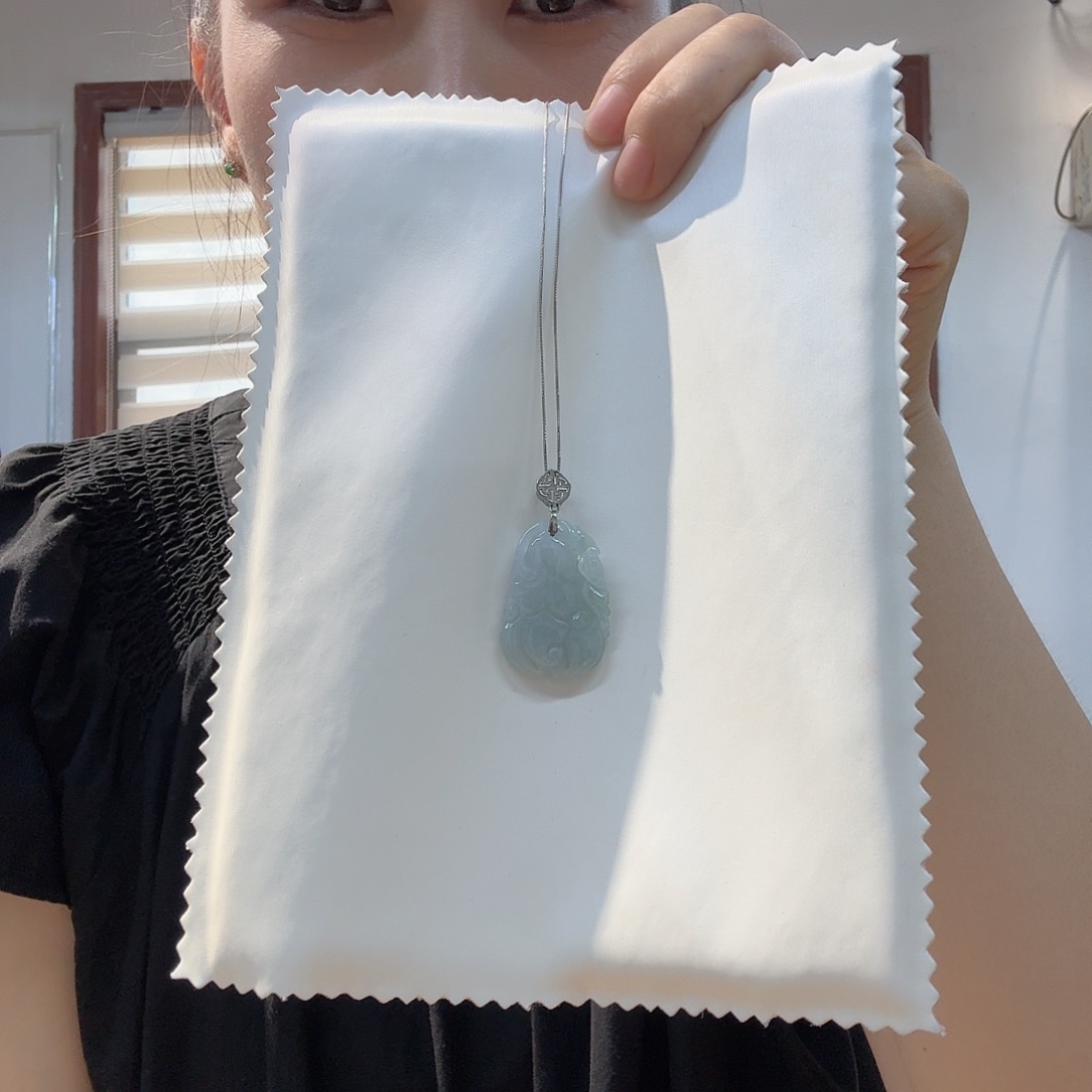 翡翠银S925镀金镶嵌颈饰佛手瓜