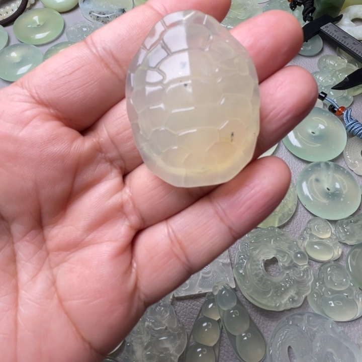 岫玉吊坠(赠链)未镶嵌