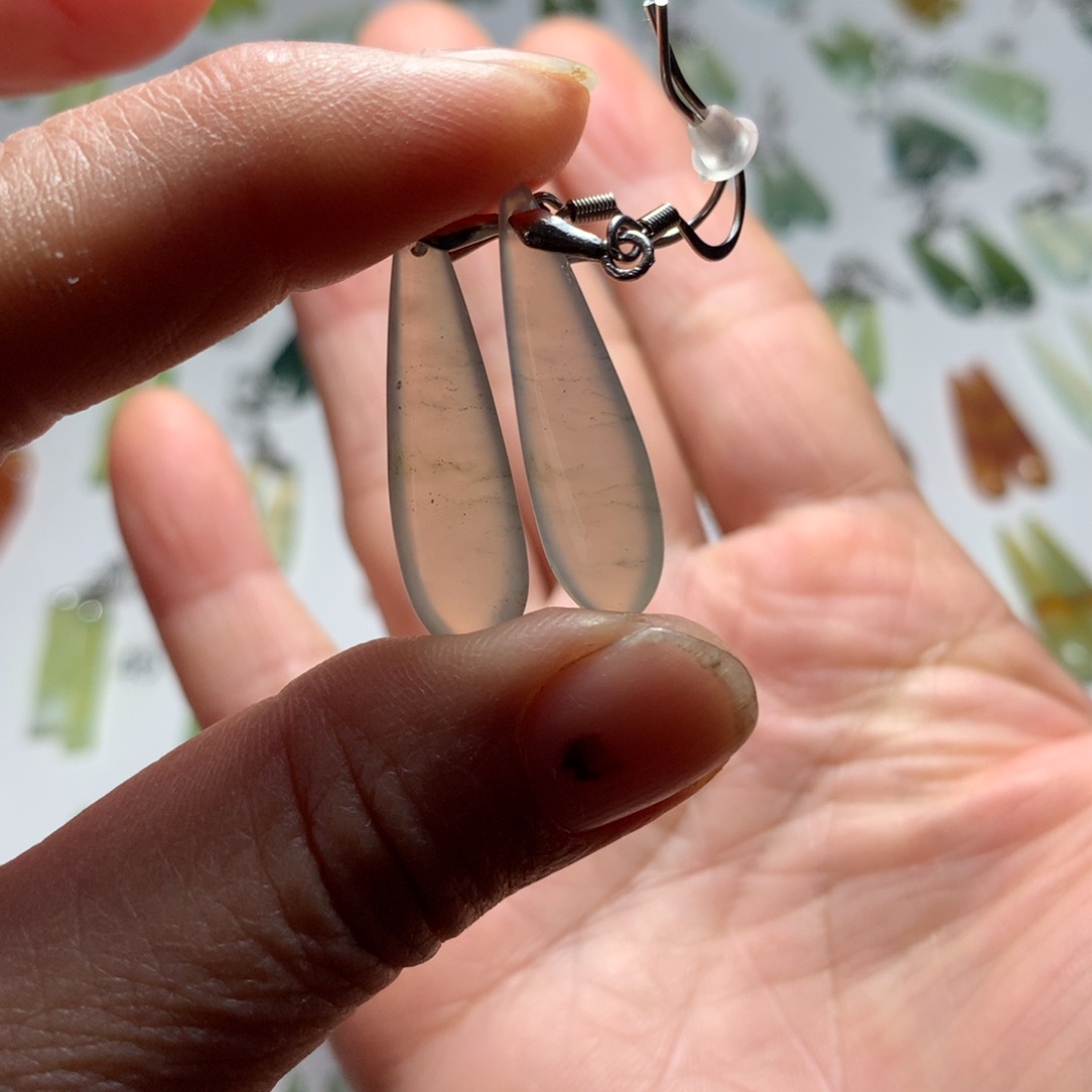 蛇纹石玉耳饰未镶嵌