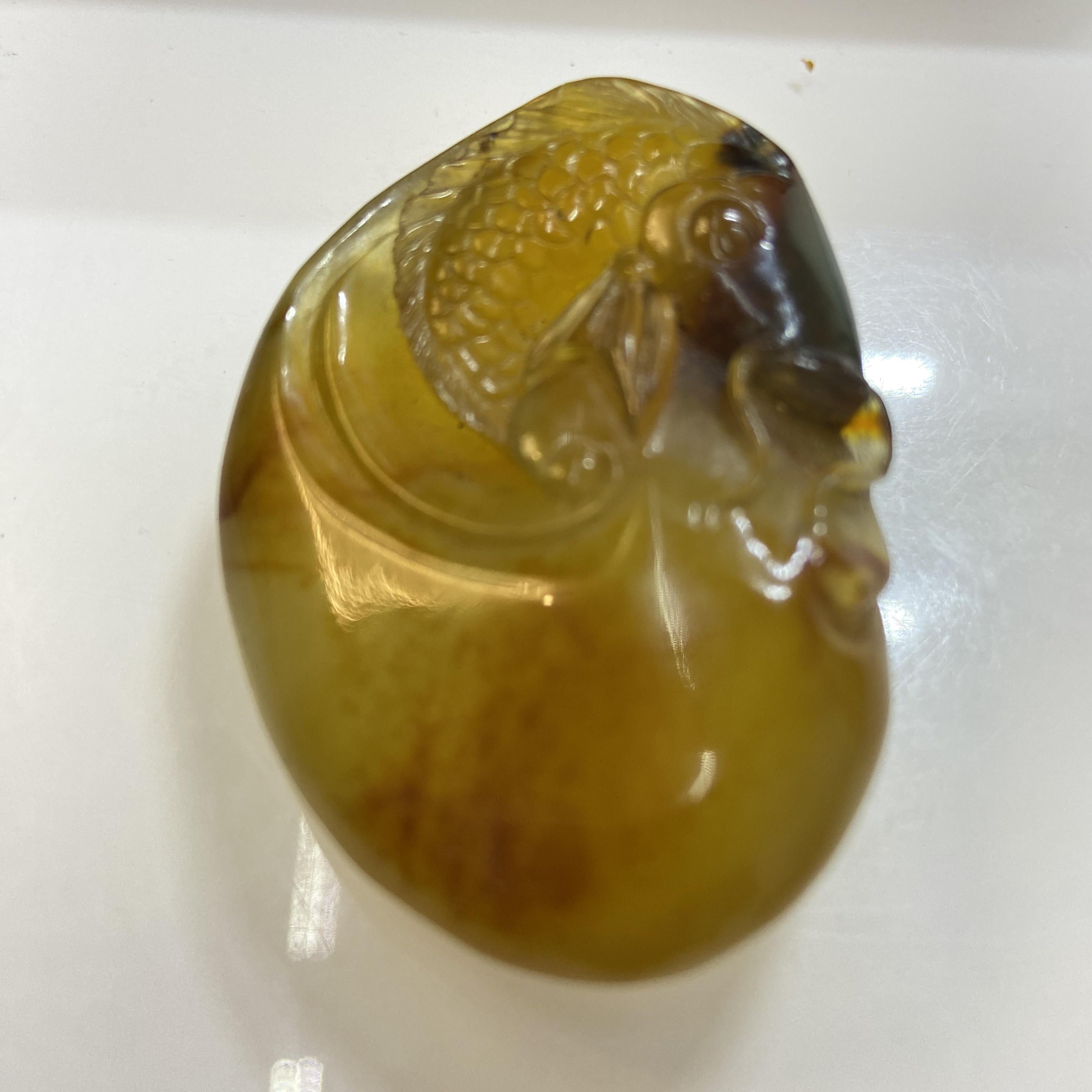 岫玉俏色巧雕花玉鱼吊坠人手工精雕富富有鱼