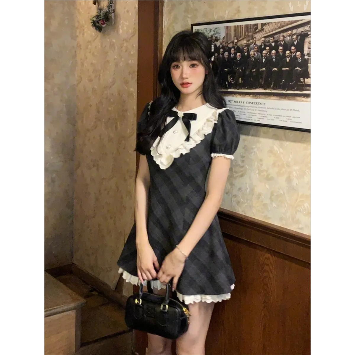 越韩小鱼 格蕾少女 复古格纹收腰显瘦法式气质泡泡袖设计感连衣裙