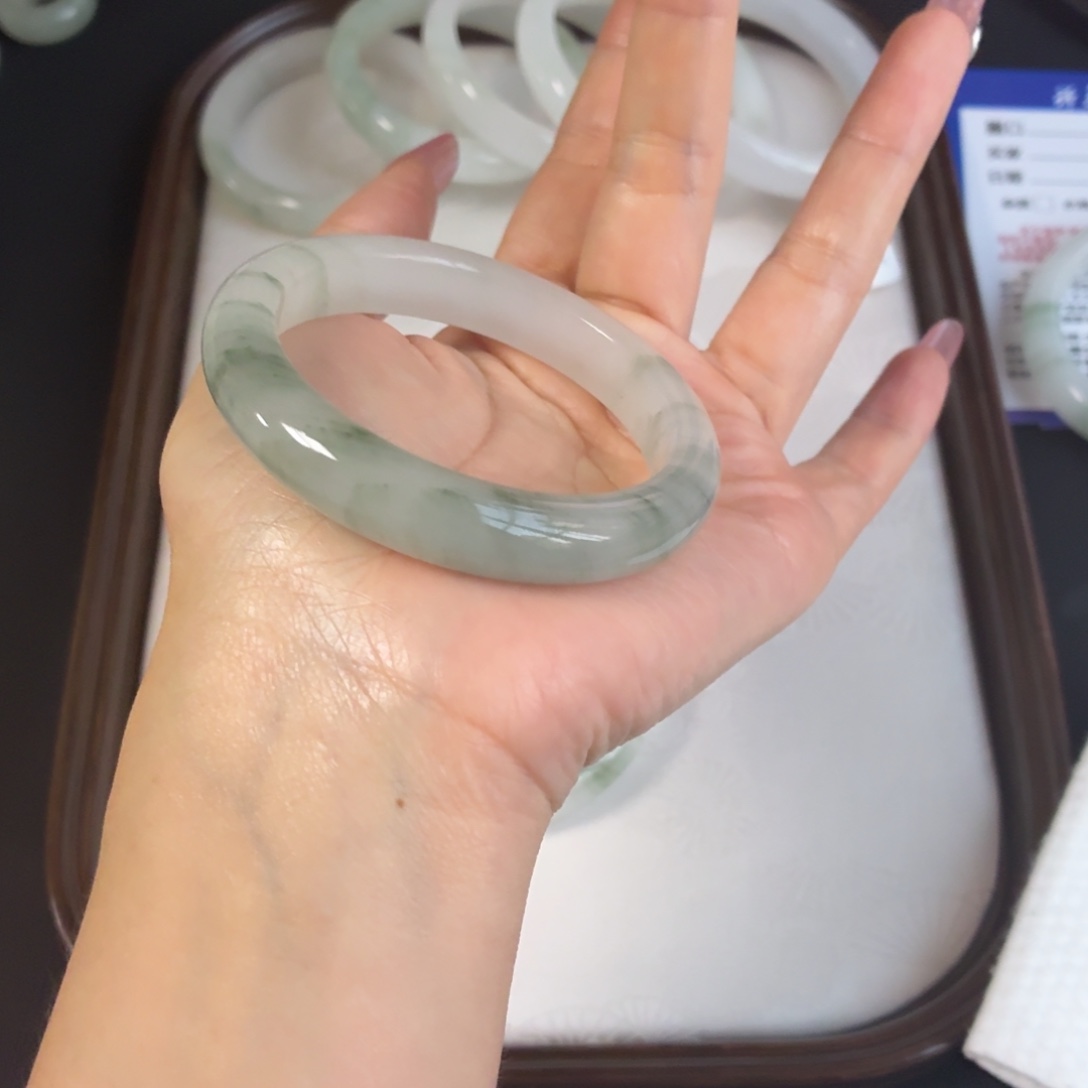 是****石英质玉未镶嵌手镯8