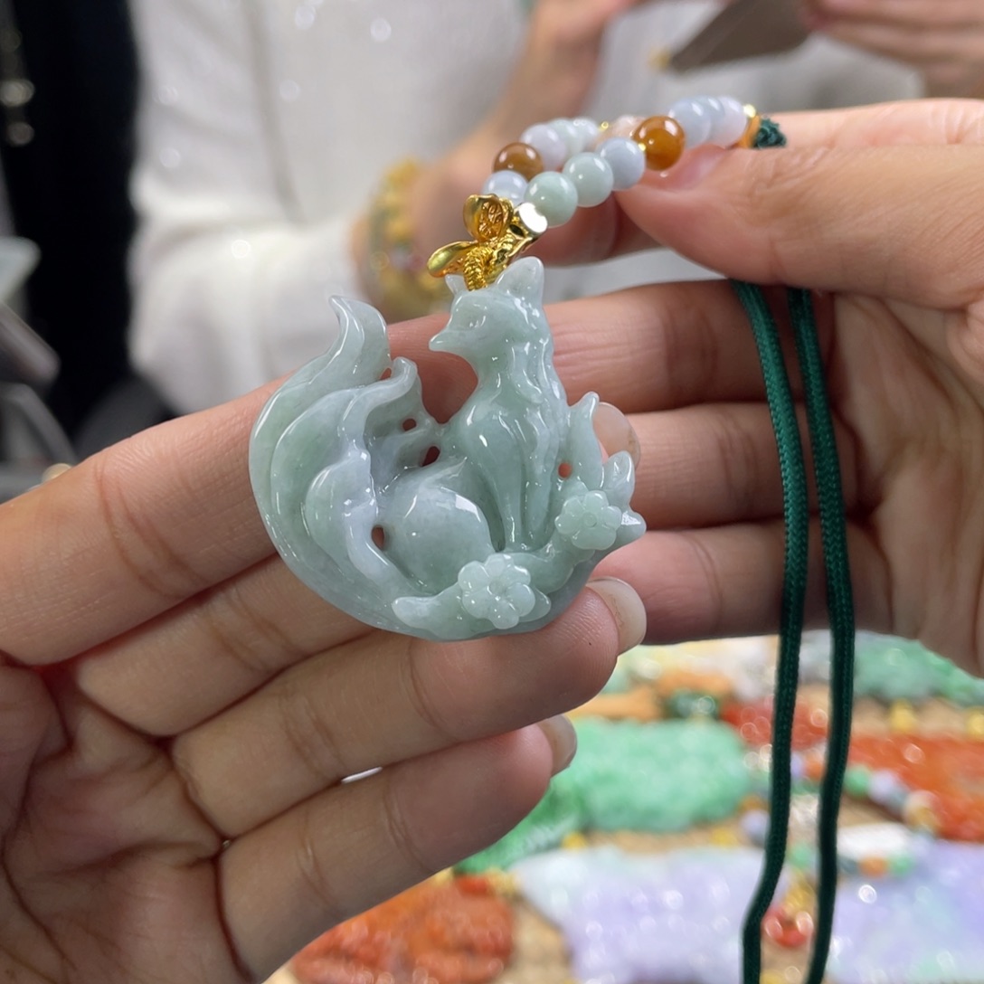 翡翠颈饰未镶嵌代编织