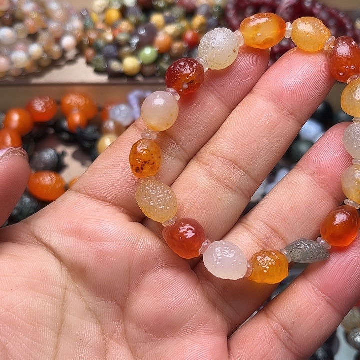 阿拉善彩玛瑙手串