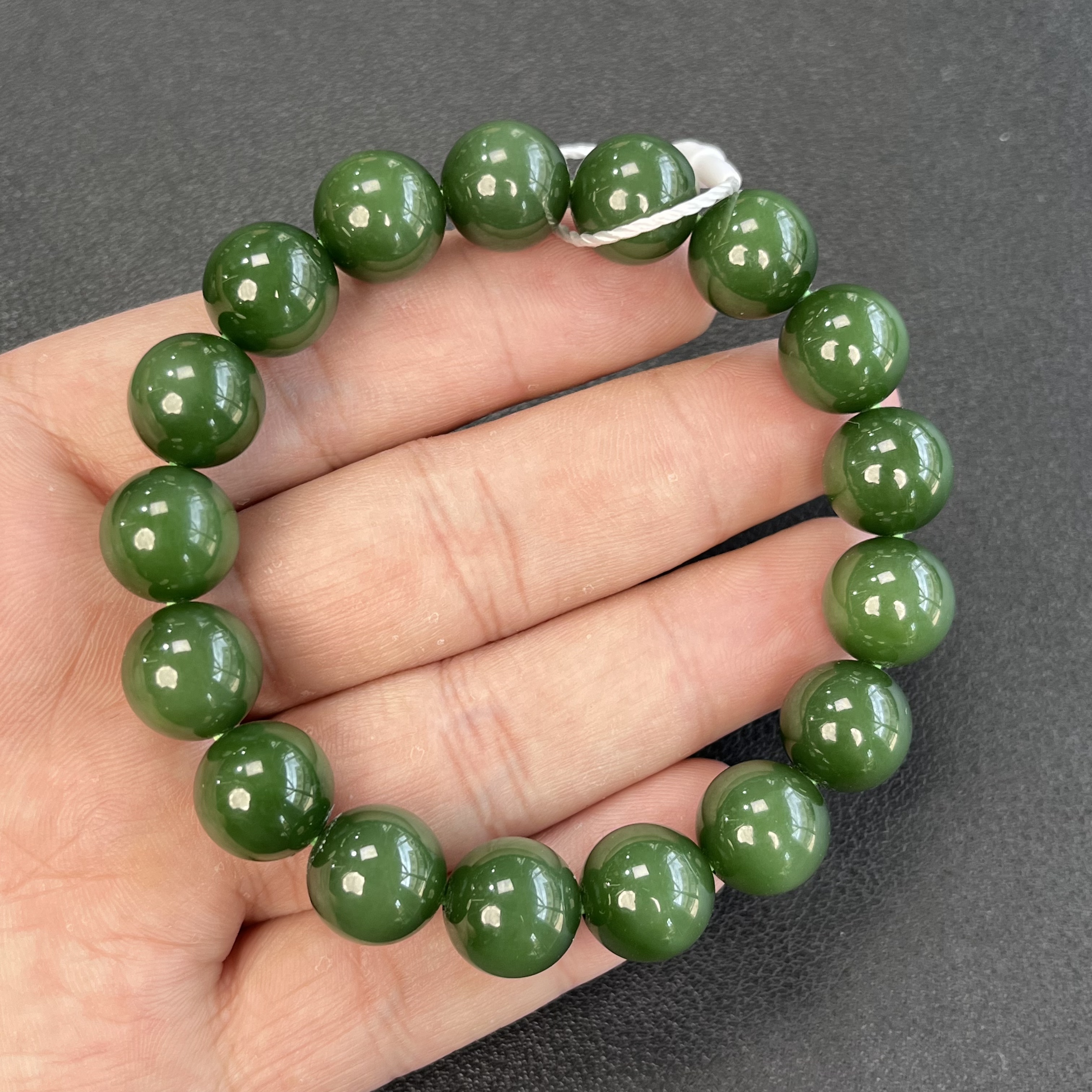 【源石珠宝】和田玉俄料碧玉七号矿菠菜辣绿卡12左右手串