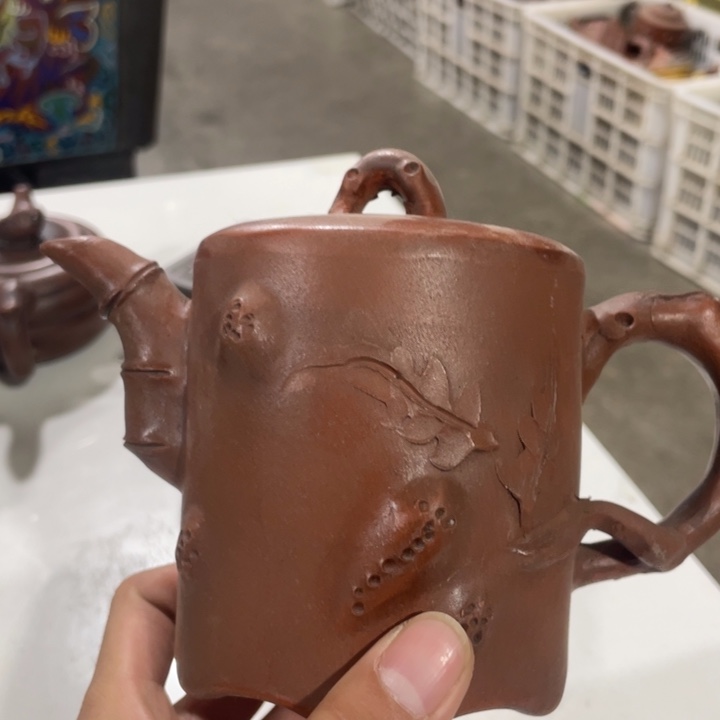 紫砂茶壶老厂紫砂壶一件。