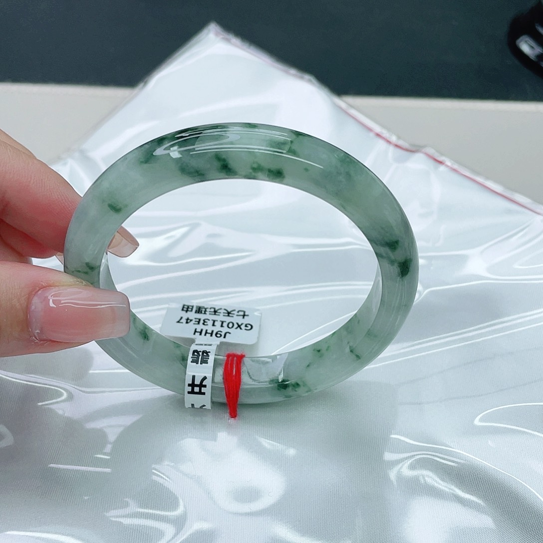 翡翠手镯未镶嵌正58.6