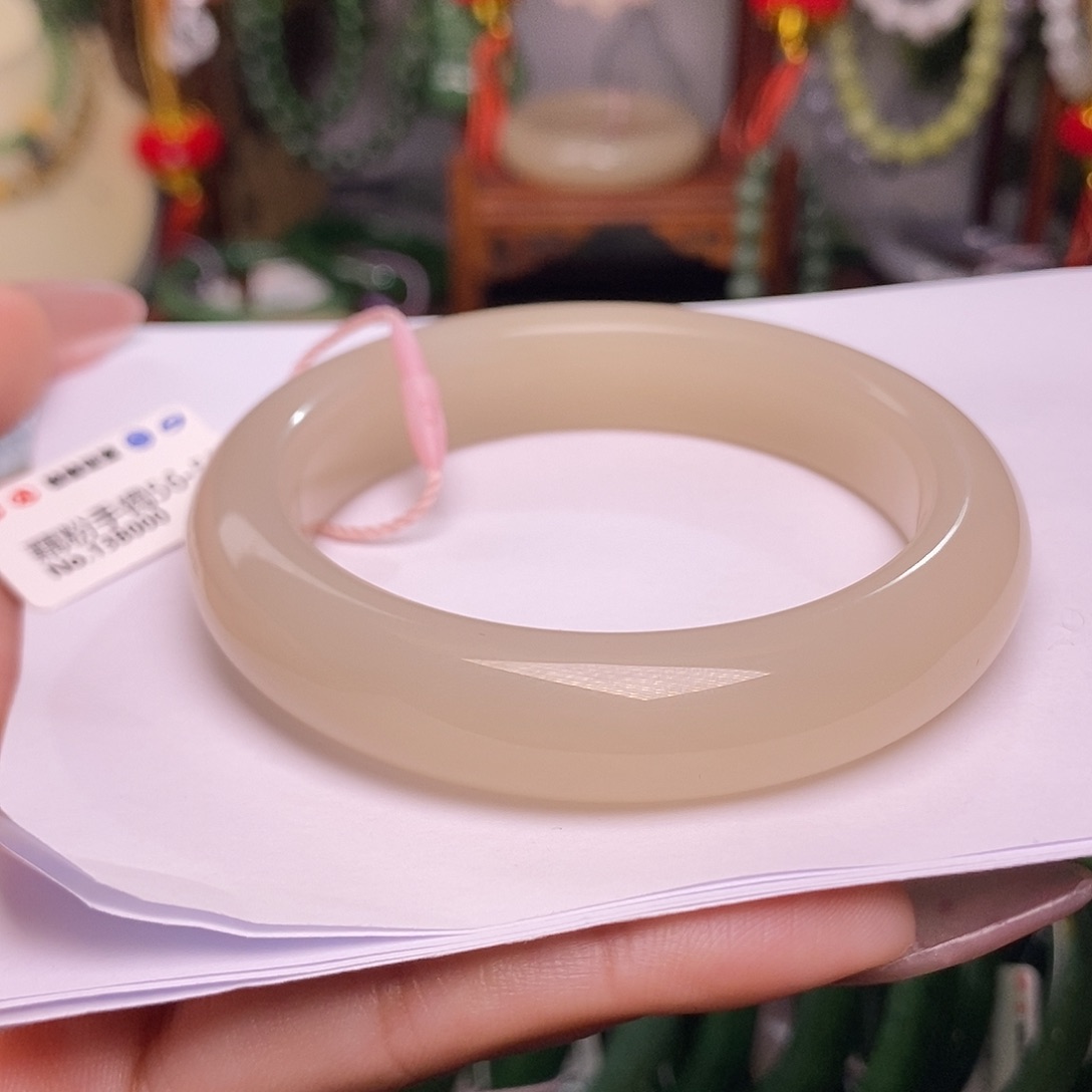 和田玉藕粉老料收藏手镯57.5圈未镶嵌