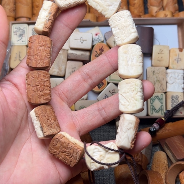 无***天实心竹雕刻手把件