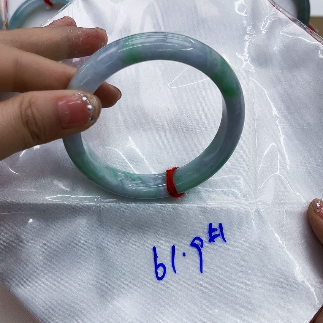 翡翠手镯未镶嵌缅甸翡翠手镯