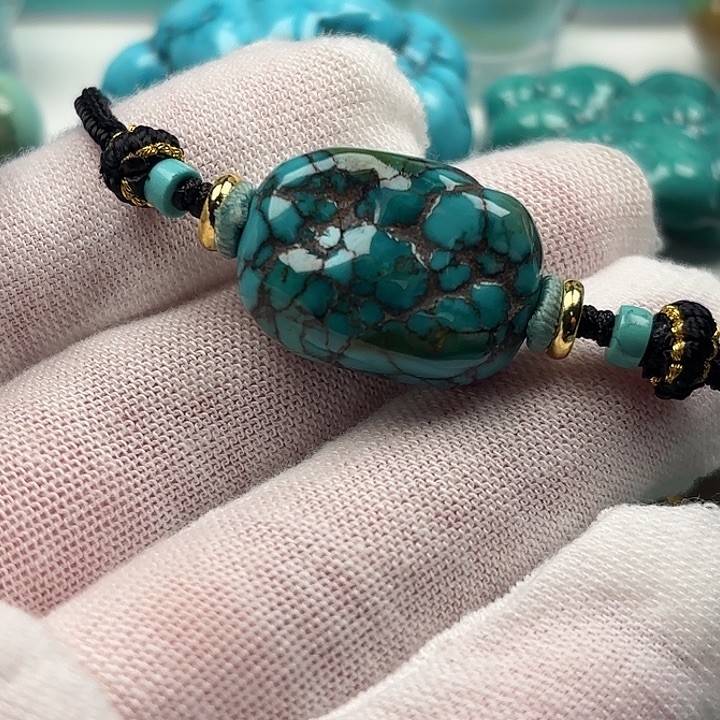 绿松石未镶嵌珠宝奇石