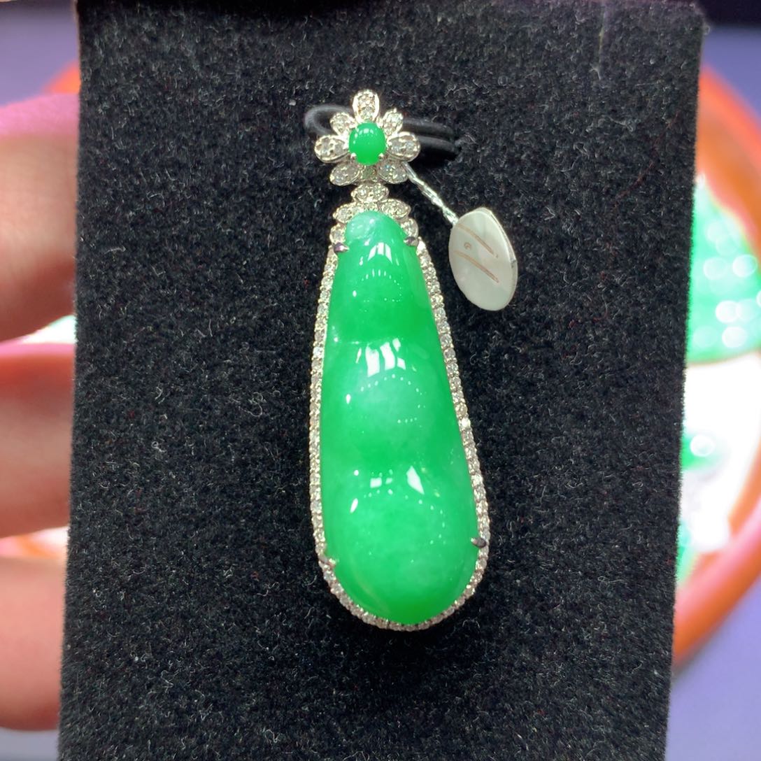 翡翠18K金镶嵌吊坠(不含链)