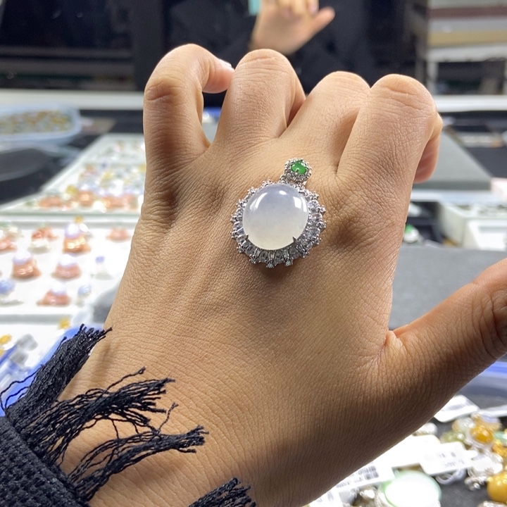 翡翠颈饰银S925镶嵌吊坠