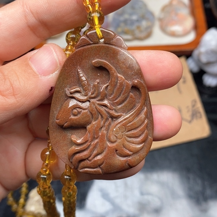 硅化珊瑚（珊瑚玉）颈饰未镶嵌