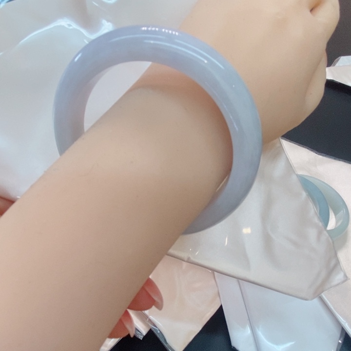 未镶嵌手镯翡翠手镯