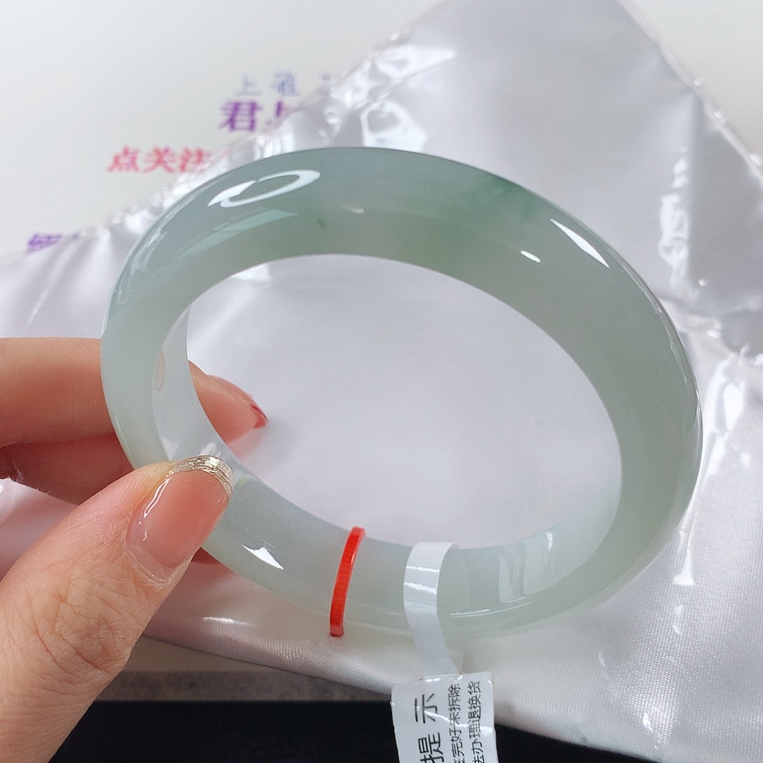 翡翠手镯未镶嵌 正圈