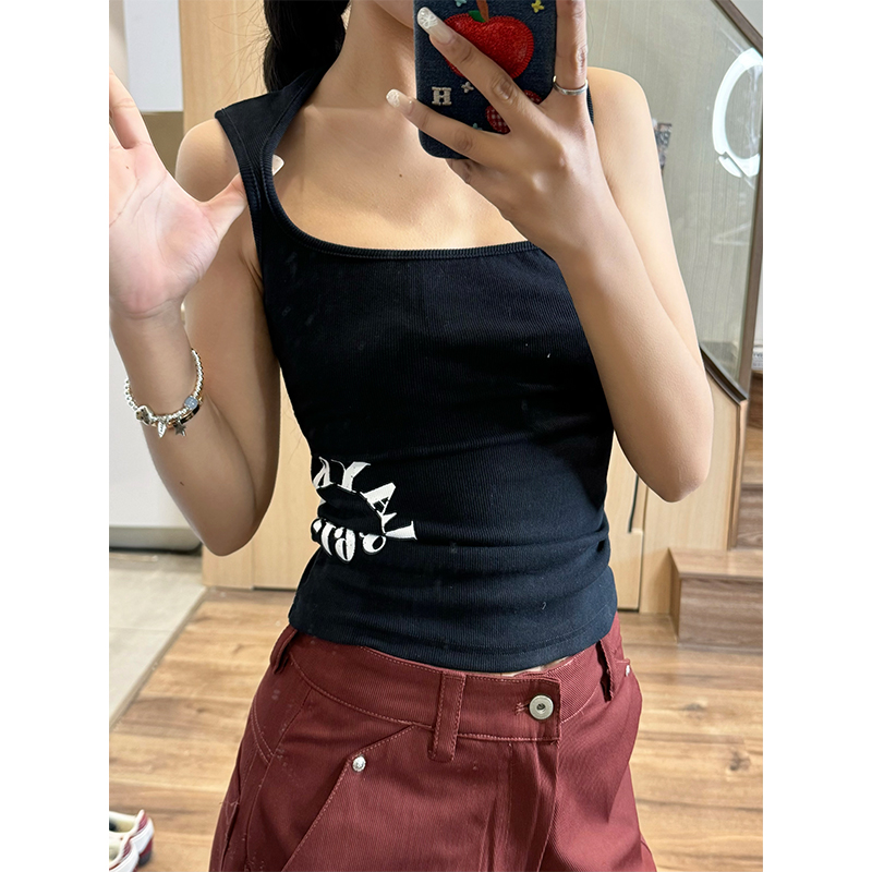 方领时尚简约背心纯色打底衫百搭显瘦修身女士吊带无袖内搭背心