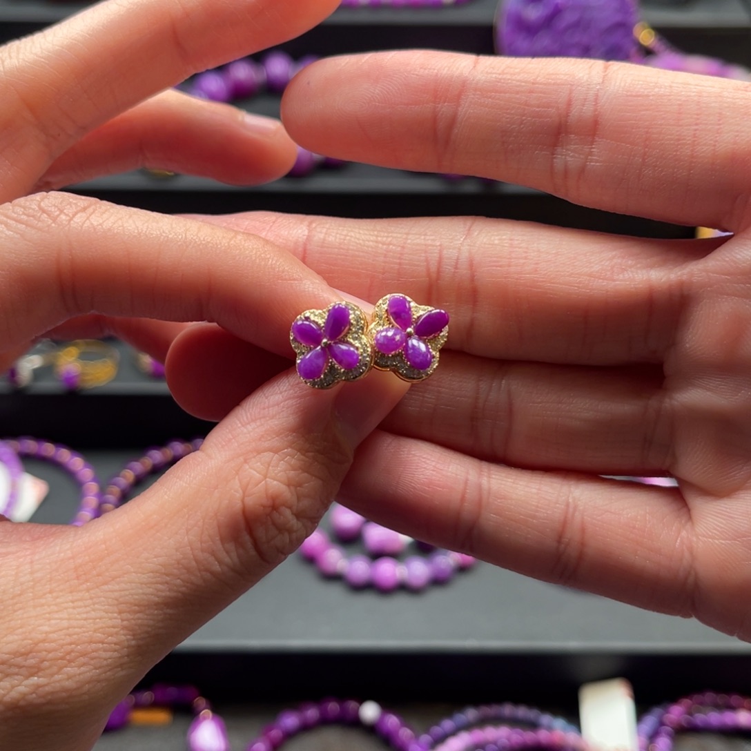 苏纪石（舒俱来）银S925镀金镶嵌耳钉