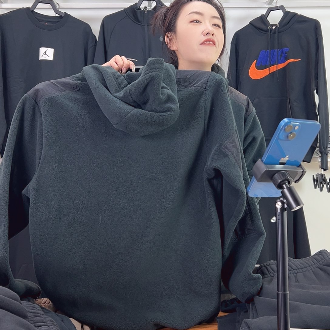 4883外套黑色XL码不退换150-170