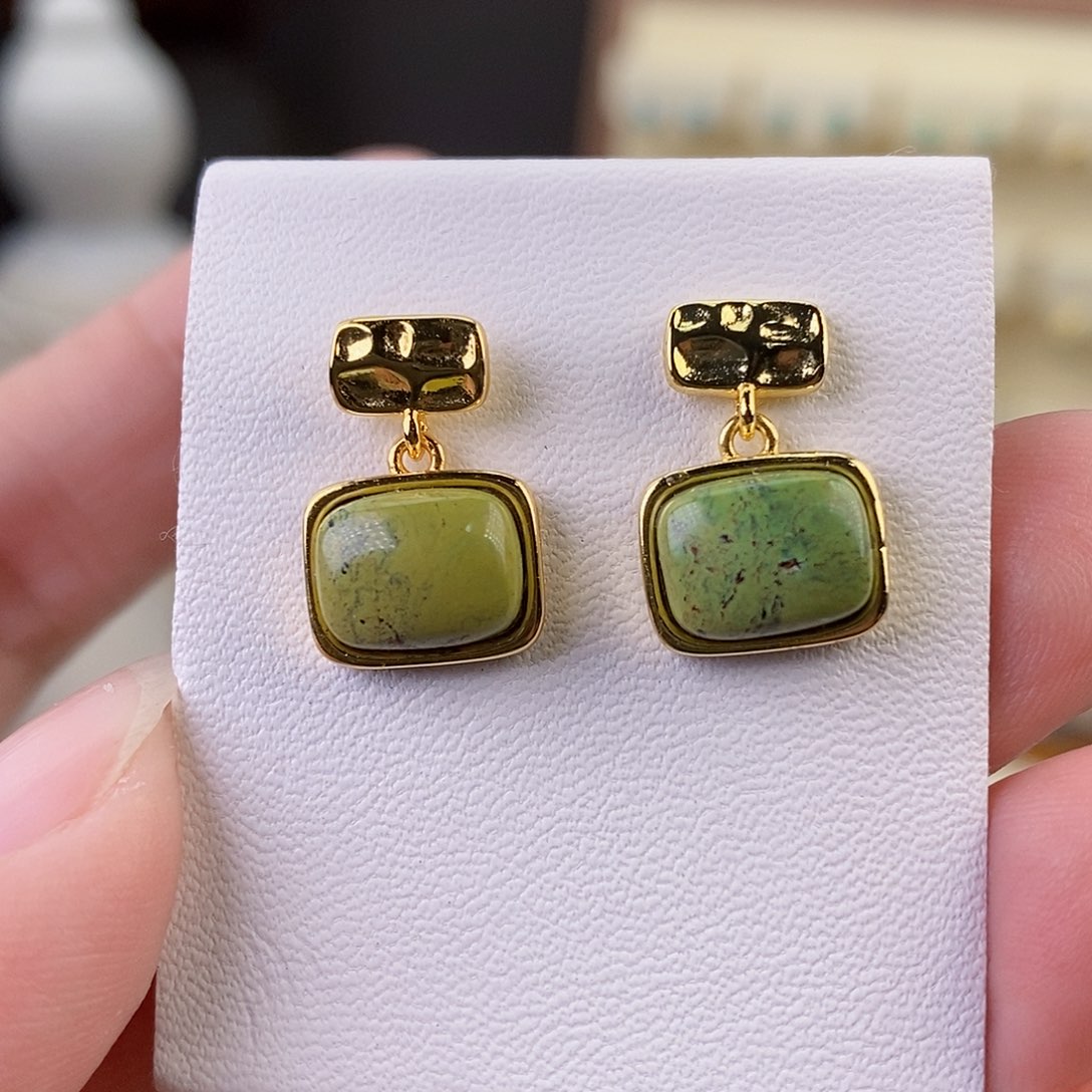 绿松石耳饰合金绿松石耳饰合金