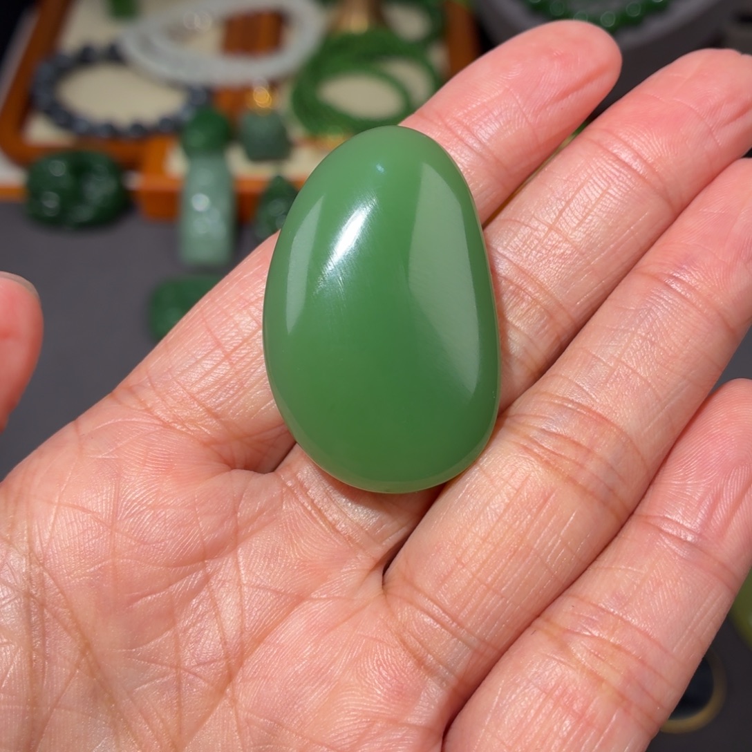荔***冻颈饰未镶嵌和田玉