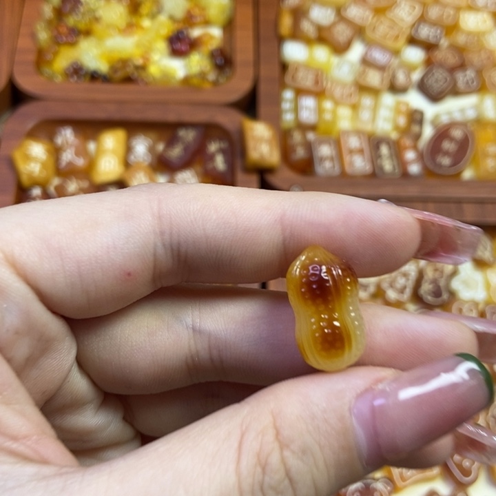 琥珀未镶嵌珠宝奇石花生