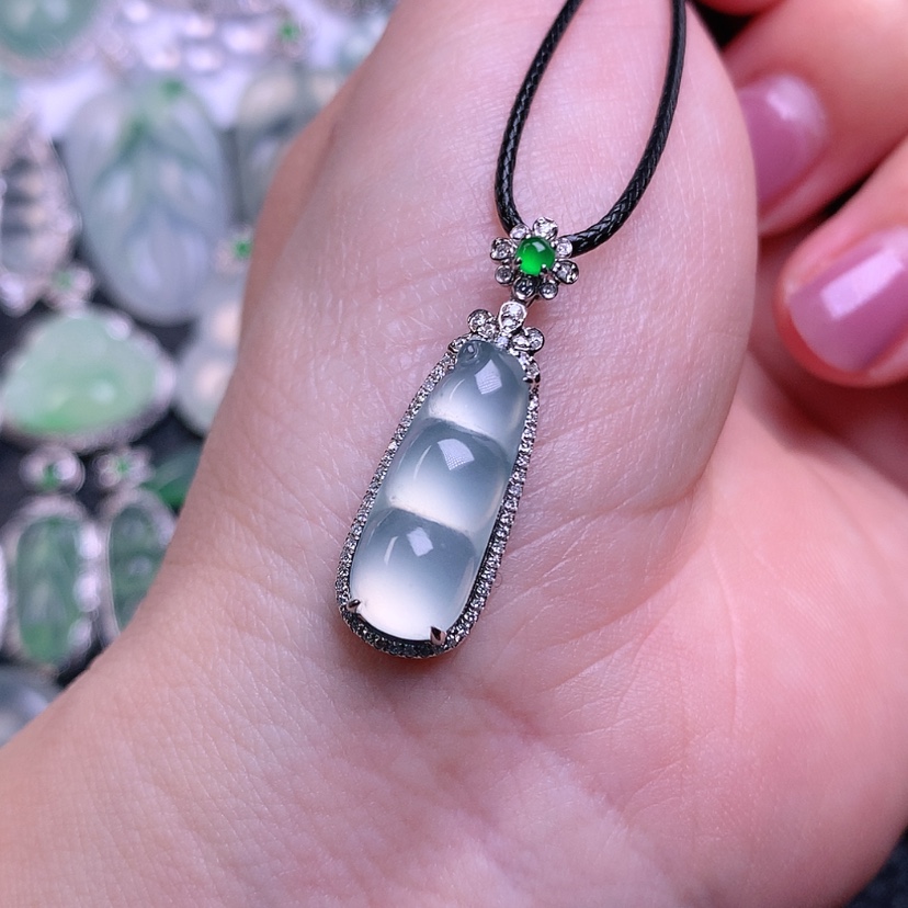 【闪购商品】翡翠颈饰18K金镶嵌心*天然缅甸翡翠