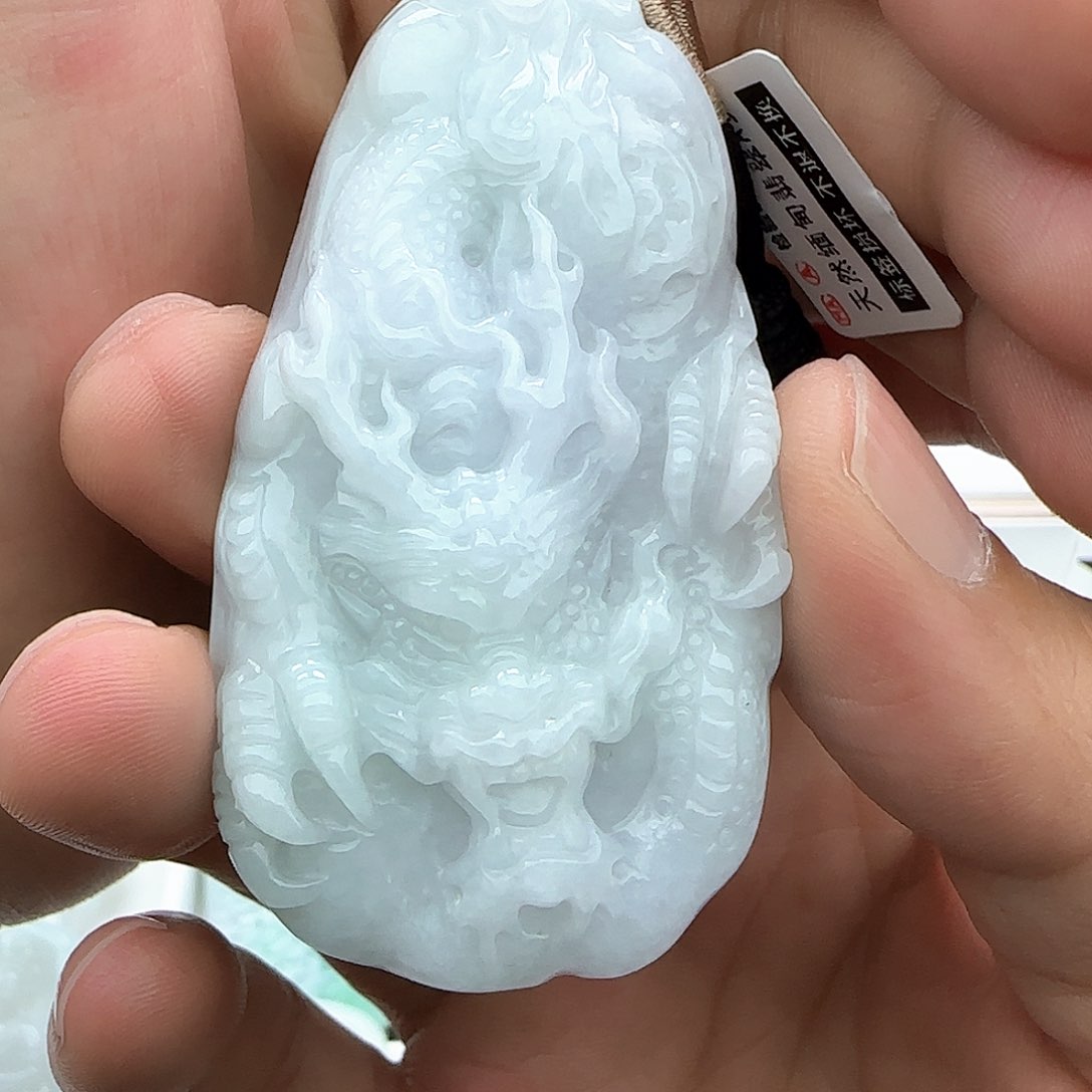 翡翠颈饰未镶嵌隔***哥翡翠