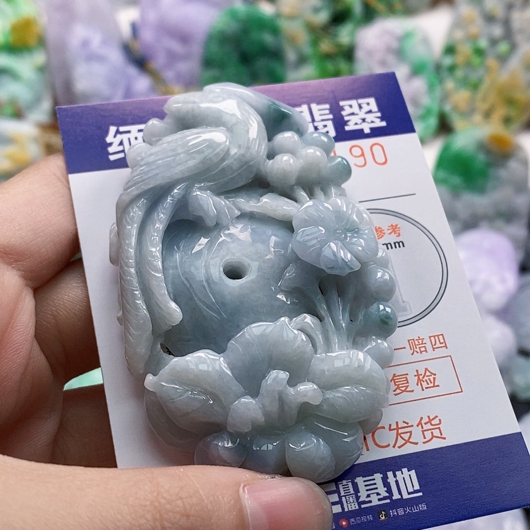 吊坠(不含链)未镶嵌翡翠