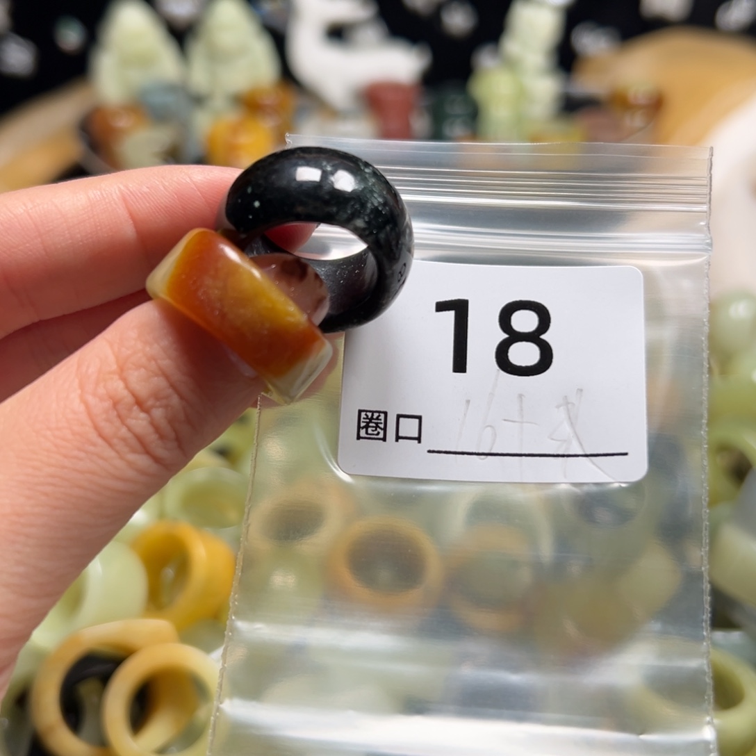 吕****蛇纹石玉未镶嵌戒指