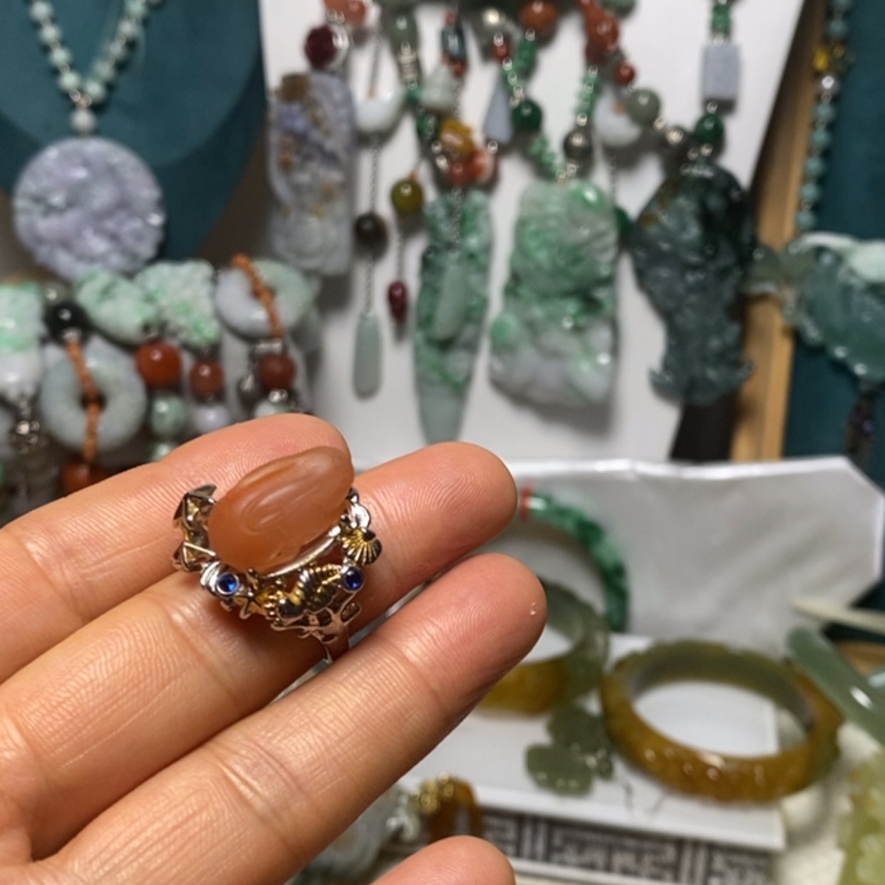 【闪购商品】翡翠吊坠(赠链)未镶嵌