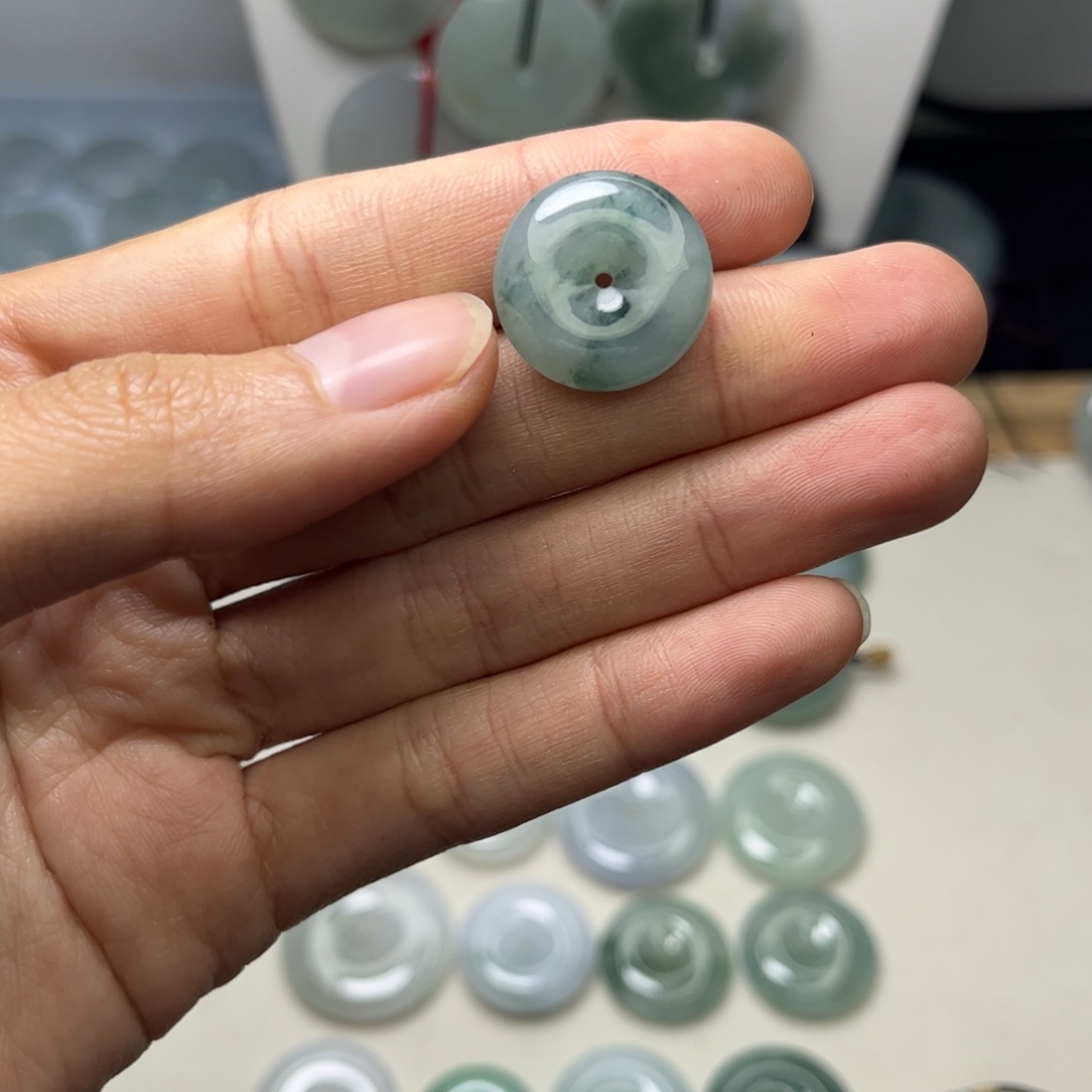 翡翠未镶嵌颈饰天然翡翠Ａ货