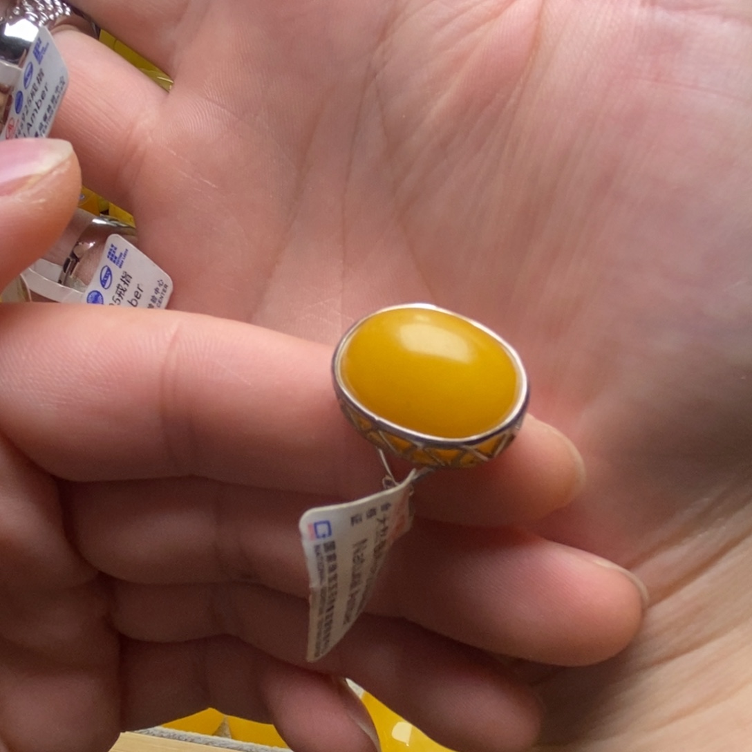 汤***勺琥珀未镶嵌裸石蜜蜡