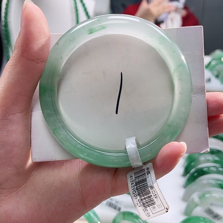 石英质玉手镯未镶嵌