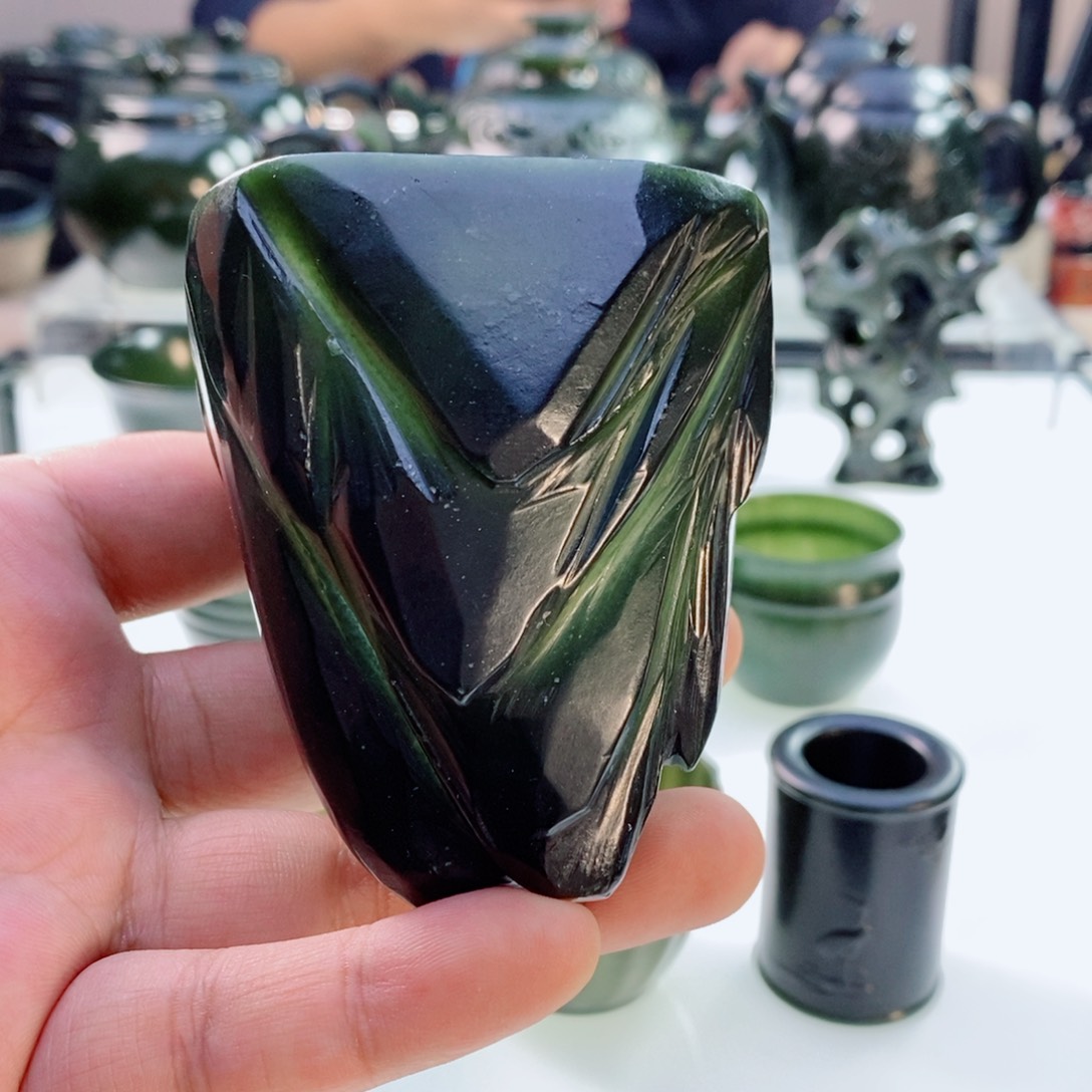 和田玉（青玉）摆件未镶嵌微瑕