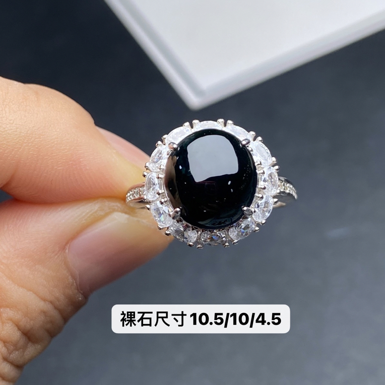 【墨翠戒指】  s925银镶嵌 灯打通透 品相饱满大气 尺寸如图一  