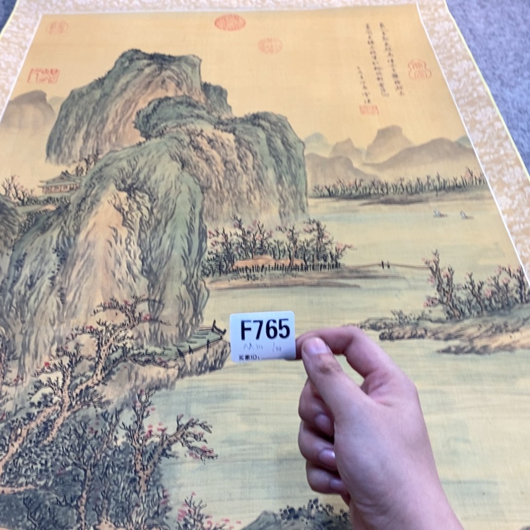 M***桃文化创意装饰美术品