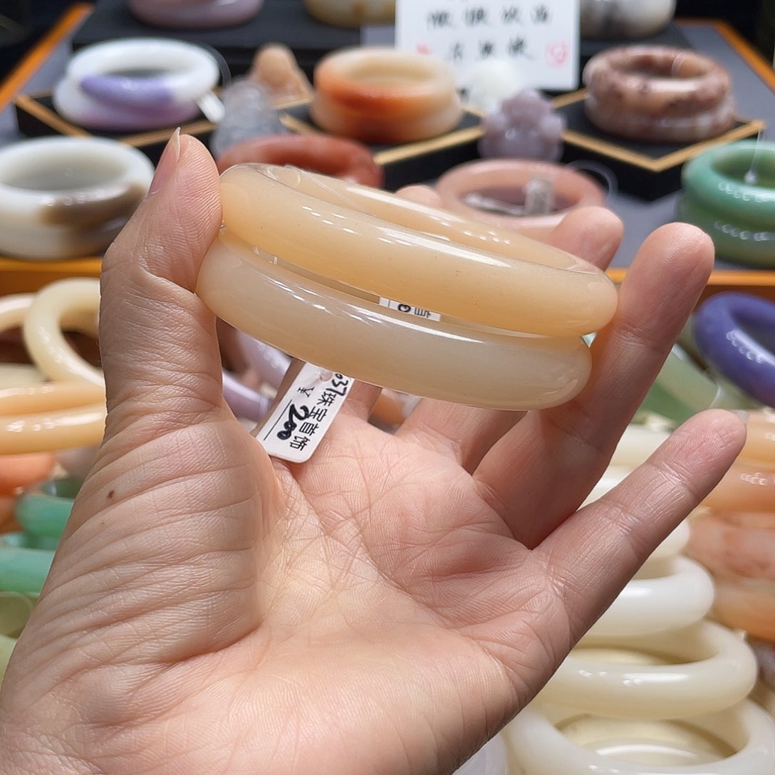 未镶嵌手镯石英岩玉N****.