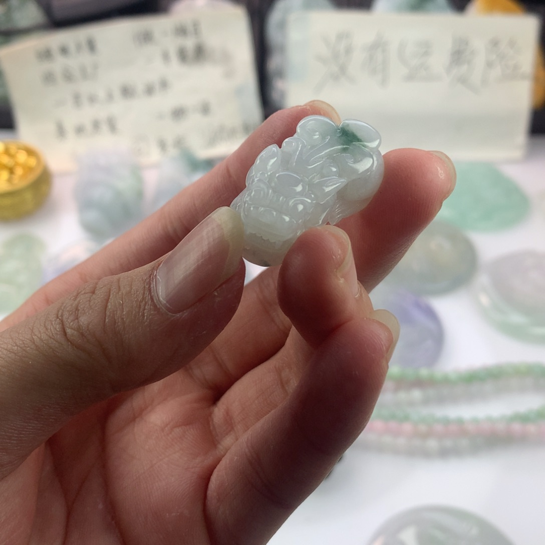 翡翠颈饰未镶嵌＿