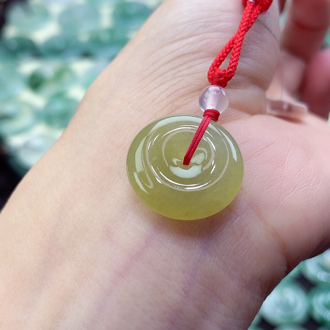 翡翠颈饰未镶嵌吊坠9。尺寸18.9-5.7