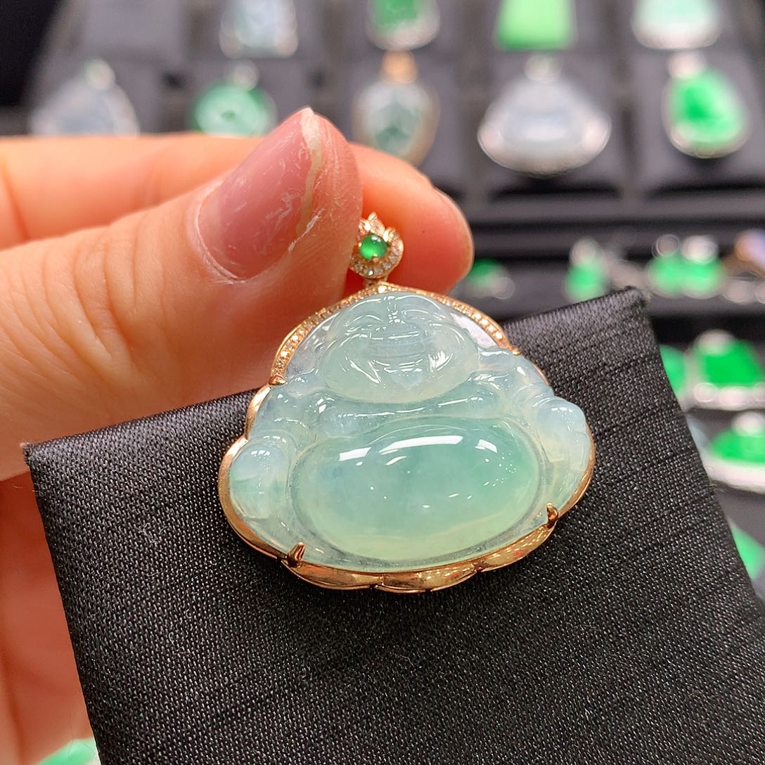 翡翠18K金镶嵌颈饰佛公