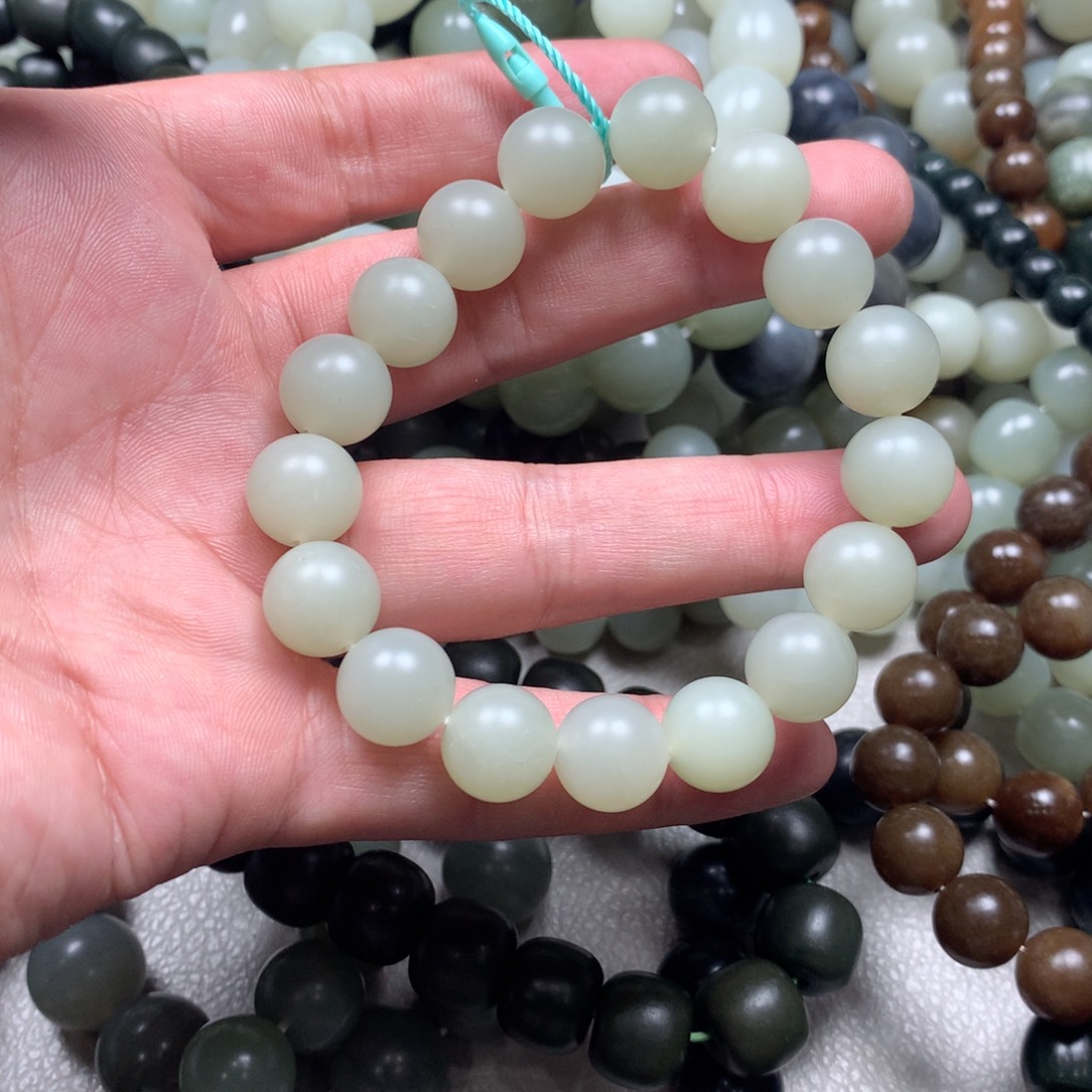 手链未镶嵌和田玉